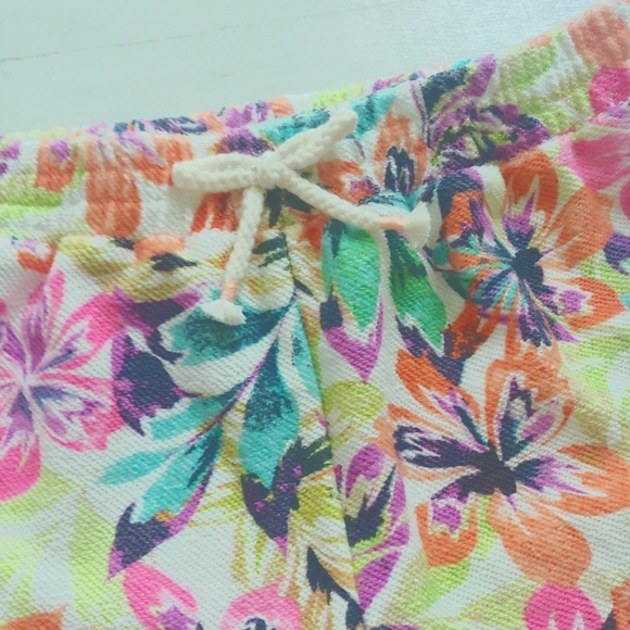 ROXY NEW Short Sleeve Top & Floral French Terry Shorts - Picture 9 of 12